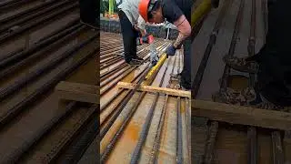 On the construction site, the fastening of 25mm steel bar and coupler. #tools #toolbuilding