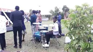 Sympho acurangira James &Daniella mu ndirimbo Narakijijwe