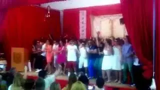 Actuación graduación primaria colegio público Reyes Católicos de Petrer