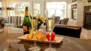 Crown Mansion Boutique Hotel & Villas, Qualicum Beach, Canada | Best Travel Plan