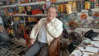 En Penjamillo Michoacan Gabino Barrera vende Papa's con tierra