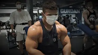 눈 앞이 캄캄해지는 가슴운동