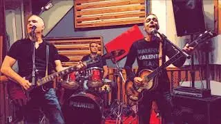 Can't buy me love - Beatles Cover by The Beatelse