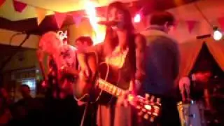 Lisa Mitchell (live in Hobart) Neopolitan Dreams