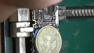 iPhone 4S, выключается при загрузке