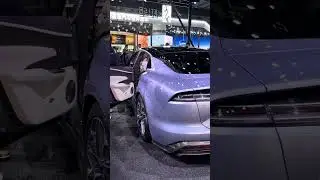 Роскошный седан BYD YangWang U7 2025 года