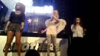 Fail in love w' Sharon Doorson, Dionne en Maxime