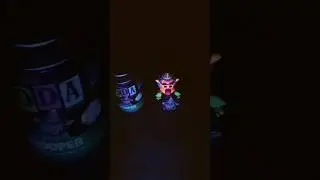 Funko soda: black light drooper