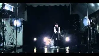 Singin' in the Rain at Chichester Festival Theatre - behind the image