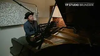 Fly me to the moon - Frank Sinatra - cover by Yonatan Pandelaki