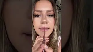 How to make your lips bigger using make up ￼