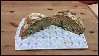 PANE FATTO IN CASA COTTO NEL FORNO A LEGNA