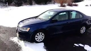 Подержанный Volkswagen Jetta Sedan 2013 года продается в автосалоне Honda Cars of Bellevue...диле...