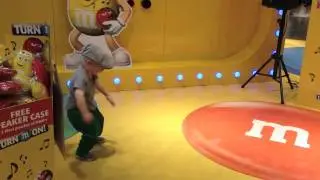 William hip hop  at M&M's .mov