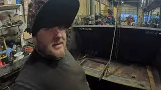 Kauhaan huulilevyn vaihtoa