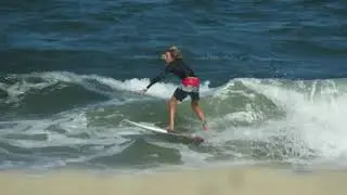 Ryan Kainalo treinando em Itamambuca