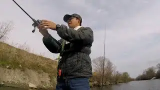 Fishing the Chicago River with HANDING Serenity Rods Bass and Carp Surprise!