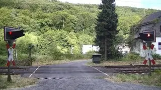 Spoorwegovergang Hofheim (D) // Railroad crossing // Bahn&uuml;bergang