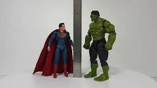 Face-off#025 - SUPERMAN vs HULK - Action Figures Comparison!