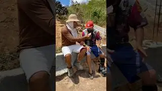 O patr&atilde;o assinou a carteira de botinha.