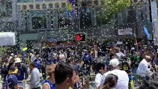 Shooting confetti 🎉 with the cannon gun at the Warriors parade 2022! #warriors #sf #warriorsparade