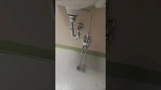 I am totally putting foot pedal valves on our new kitchen faucet!