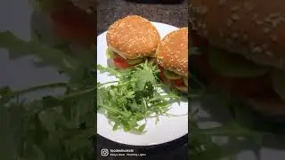 Vegetable burger with arugula greens #shorts #foodiedivakshi #divakshislife #divakshiskitchen #veg