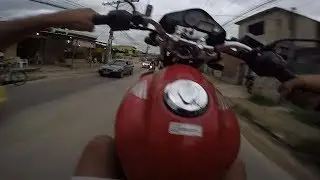 NO TOQUE DA CB 300 &Eacute; MEU AMIGO PULOU DA GARUPA !