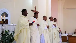 MAPADRE AMBAO HAWAJAFIKISHA MWEZI KWENYE UPADRE  JIMBO KUU KATOLIKI LA DODOMA NA JIMBO LA SINGIDA