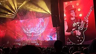 Guns N' Roses - Slither (Velvet Revolver cover) - 24.7.2025, Vienna (Ernst Happel Stadion), Austria