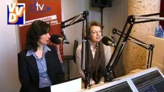 Ineke Steinmetz en Monique van Haaf (VVD)op bezoek bij Deventer Radio