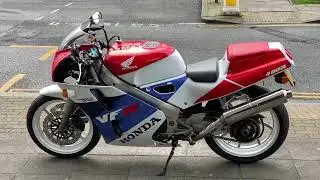 Honda VFR400 NC30