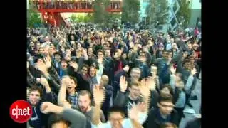 CNET News: Mark Zuckerberg rings Nasdaq opening bell