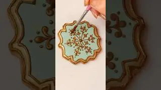 Snowflake cookies decorated with royal icing #decoratedcookies #cookiedecorating