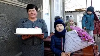 Surprize la tine acasă,sat.Ustia,rn.Glodeni.Cu drag pentru scumpa profesoară.