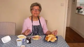 Becky Bakes... Cheese Scones
