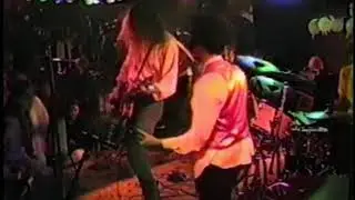 Earwigs, 'Idiot Boy'  HQ Remastered Audio, Club Me (cattle club), 1989 Sacramento CA