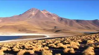Lagunas Miscanti & Mi&ntilde;iques. Altas cumbres. Al sur de Socaire. II Regi&oacute;n, Chile.