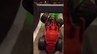 Crushstation сделал сальто назад! (Monster Jam Steel Titans 2) #monstertrucks #toucanplays