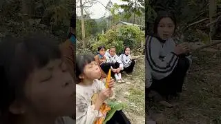 Poor girl was ridiculed by her friends for eating a carrot🥕 that fell on the ground😟 #short