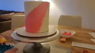 Hand painting on buttercream cake