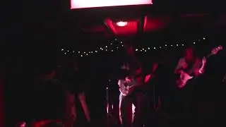 VideoCassette - Tiene una remera en vivo La Maja Bar