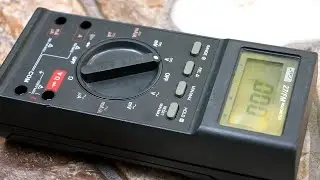Ein 40 Jahre alter Multimeter stellt moderne Ger&auml;te in den Schatten