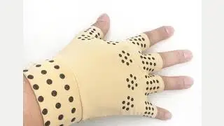 1 Pair Magnetic Therapy Fingerless Gloves Arthritis Pain Relief Heal Joints Braces Supports Health C