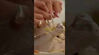 Обнимать курицу, а через минуту совать руку в другую? Это не любовь, Меган.