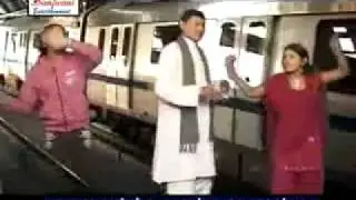 metro se delhi me bahar aayi hai