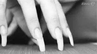 ASMR : TINGLES 💆 Scratching with my Long Natural Nails - B/W 🏁 {short video}