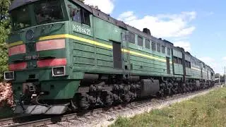 Тепловозы 2ТЭ10У-0386  ТЧЭ-3 Пенза (-III)  и  2ТЭ10У-0421  ТЧЭ-3 Пенза (-III)  еще зеленые