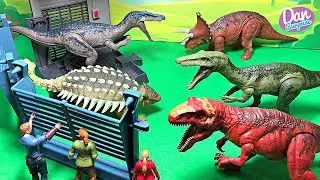 Jurassic World Roarivores Showcase and Story