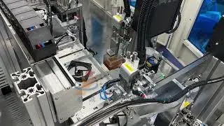 Micro fan assembly machine
